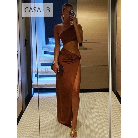 CASA B| Skylar Side Cut-Out High Slit Maxi Dress - Picture 3 of 14